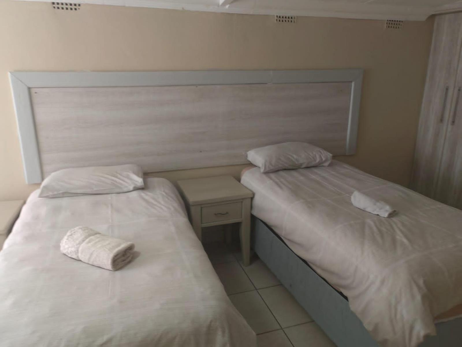 Sibahlenomhlambi Guesthouse 斯普林斯 外观 照片