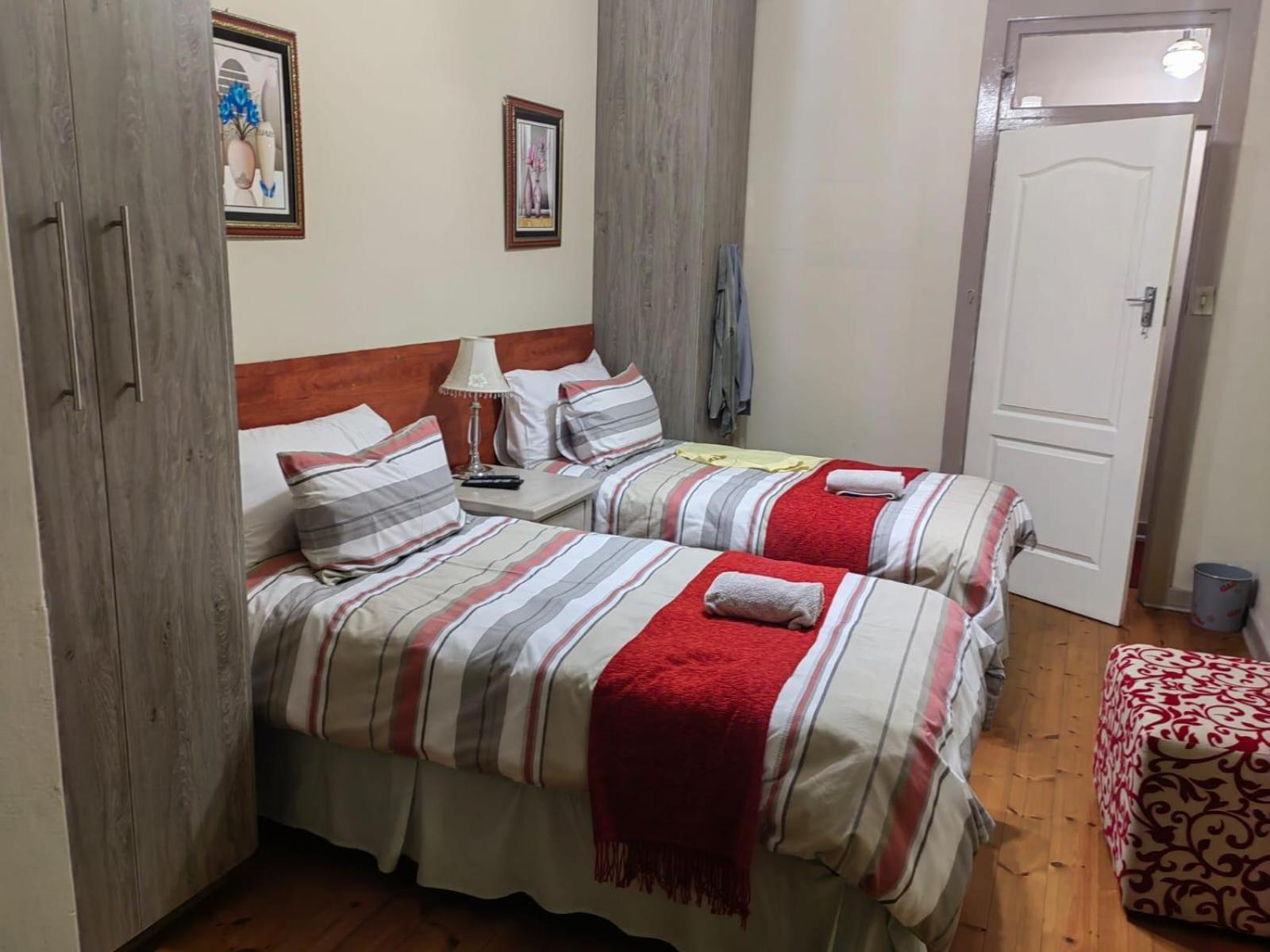 Sibahlenomhlambi Guesthouse 斯普林斯 外观 照片