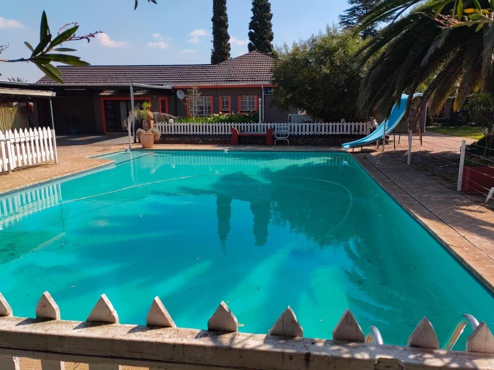 Sibahlenomhlambi Guesthouse 斯普林斯 外观 照片