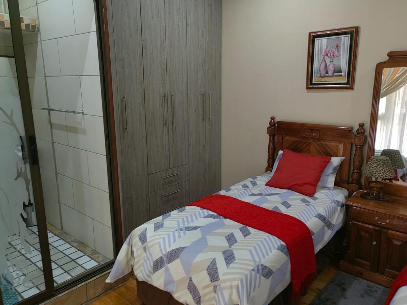 Sibahlenomhlambi Guesthouse 斯普林斯 客房 照片