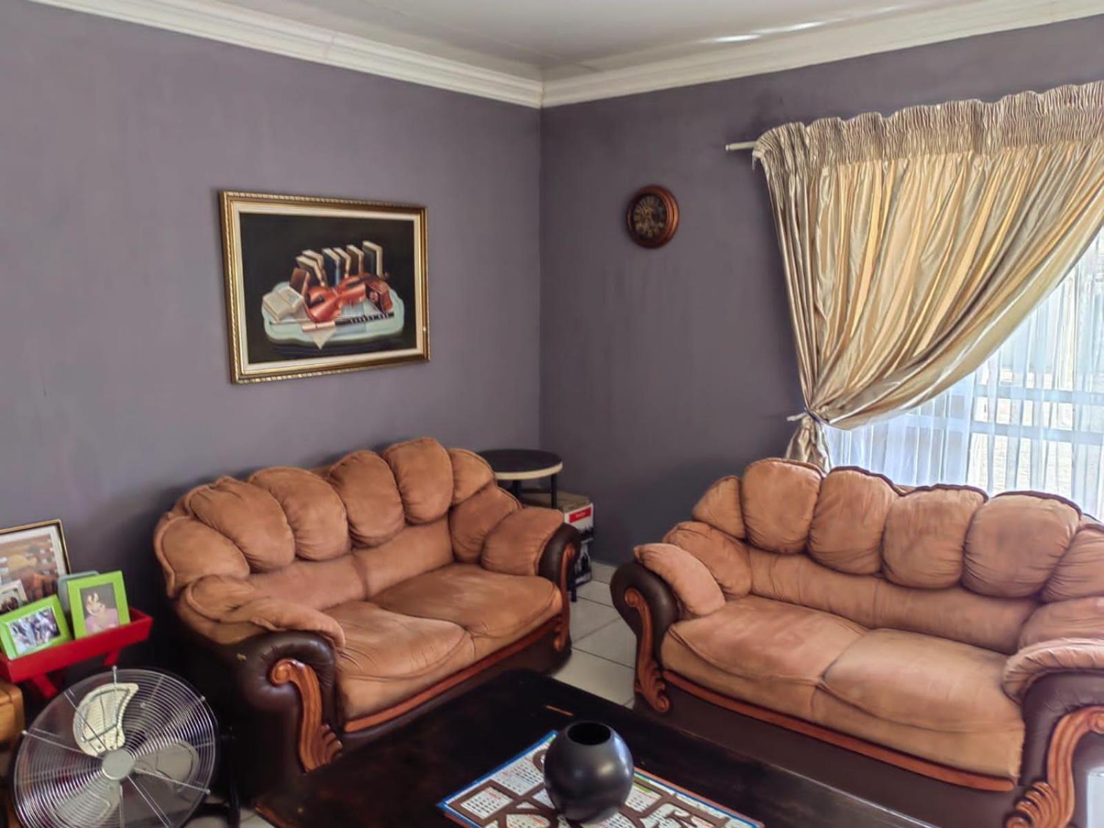 Sibahlenomhlambi Guesthouse 斯普林斯 客房 照片