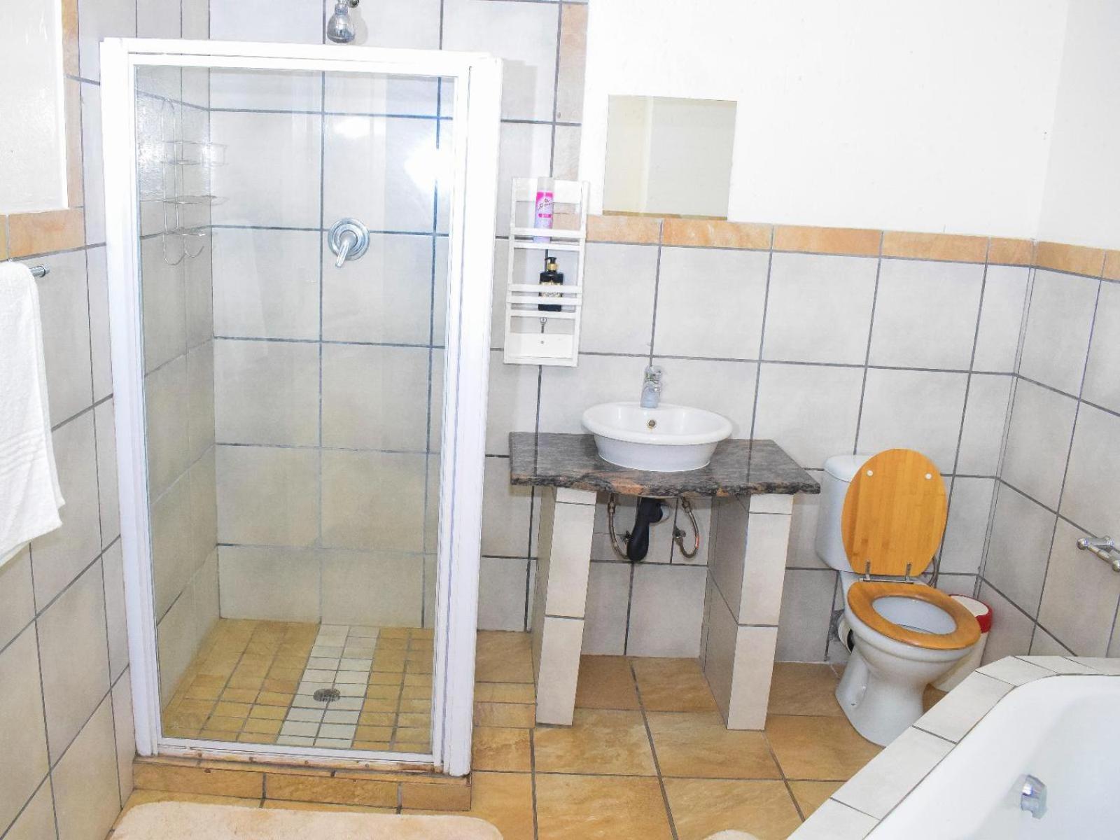 Sibahlenomhlambi Guesthouse 斯普林斯 客房 照片